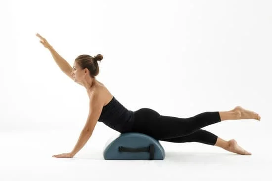 Migliora la postura e allevia il mal di schiena e del collo con gli esercizi di Pilates