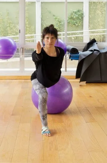 Scopri come nasce la ginnastica Pilates, un metodo di allenamento che unisce mente e corpo per migliorare la postura e la flessibilità