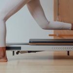 Scopri i molteplici benefici di Pilates per migliorare la postura, aumentare la flessibilità e rafforzare il corpo in modo armonioso