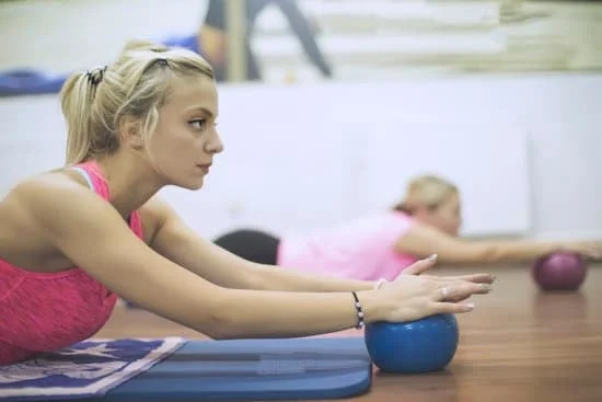 Scopri i movimenti che puoi fare con il Pilates e sfrutta i benefici per la tua salute e il tuo benessere