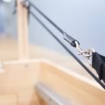 Attrezzare una sala Pilates richiede attenzione ai dettagli: seleziona attrezzi appropriati per incrementare l'efficacia degli esercizi