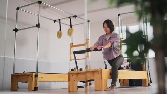 Scopri i vari esercizi che si possono fare al centro Pilates per tonificare e rafforzare il corpo
