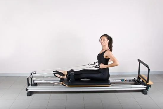 Scopri come ottenere addominali scolpiti in pochi minuti al giorno con efficaci esercizi di Pilates