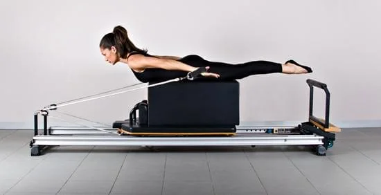 Scopri come utilizzare al meglio la sedia Peak Pilates Chair per ottenere risultati straordinari nel tuo allenamento