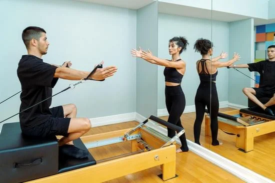 Scopri quanto guadagna un insegnante di pilates e perché questa professione offre opportunità di guadagno