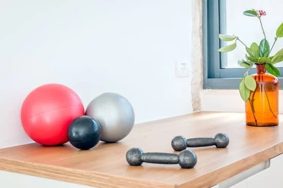 Scopri come diventare un istruttore di Pilates esperto in pochi passi e inizia a insegnare il metodo olistico oggi stesso!