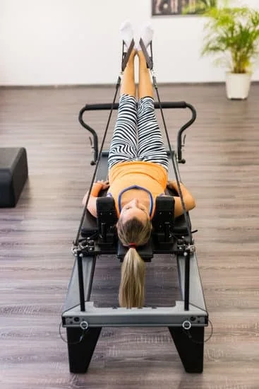 Il materassino giusto per pilates: scopri quali caratteristiche cercare per un'esperienza confortevole e sicura