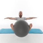 Programma un allenamento di 20 minuti al giorno di pilates per raggiungere i risultati desiderati