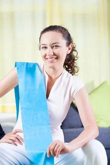 Scopri gli esercizi Pilates sicuri e benefici durante la gravidanza per mantenerti in forma e rafforzare il corpo