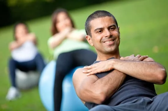 Scopri quante calorie si bruciano durante un'ora di pilates e ottieni risultati incredibili per il tuo corpo!