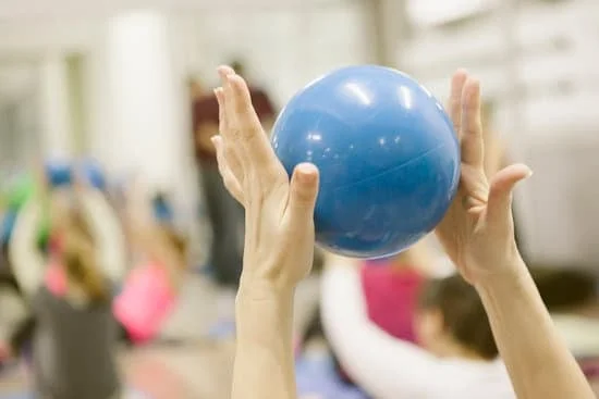 Gonfia facilmente la tua palla da pilates Decathlon con semplici istruzioni passo-passo