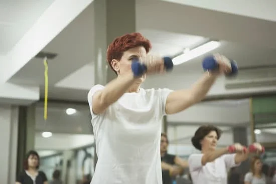 Scopri un pratico metodo per rimuovere il tappo dalla palla Pilates senza sforzo!
