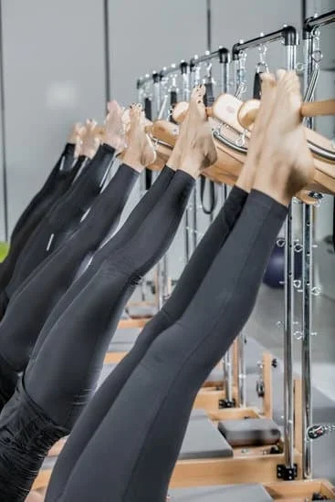 Amplifica gli esercizi del tuo allenamento di Pilates con gli elastici per Pilates: la soluzione ideale per tonificare e potenziare i muscoli