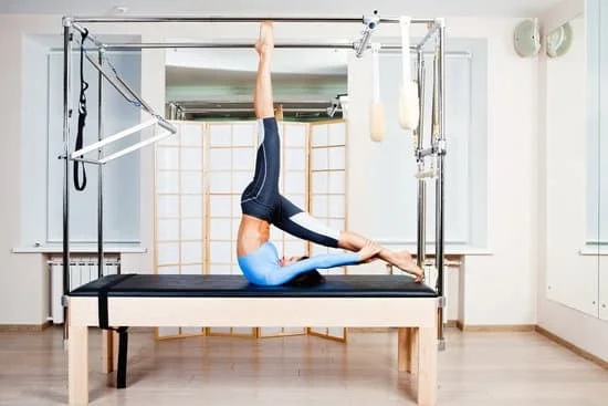 Il programma completo di Pilates per donne: rafforza e tonifica il corpo mentre migliorando la flessibilità