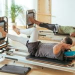 Scopri le incredibili performance della palla da pilates Decathlon: resistente, antiscivolo e adatta per ogni livello di fitness!