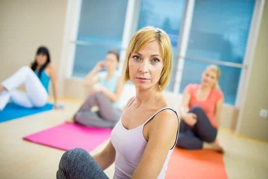 Trova un esperto insegnante di Pilates per migliorare la tua postura e rafforzare il tuo corpo