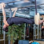 Scopri l'efficacia dei 21 giorni di esercizi di Pilates al muro per tonificare il tuo corpo e migliorare la tua postura