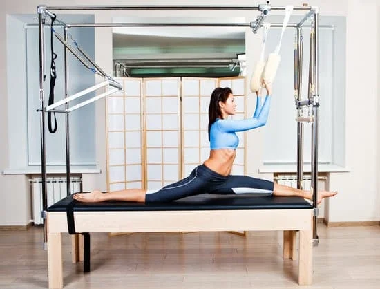 Scopri gli incredibili benefici del Pilates con Silvia in una lezione completa che migliorerà il tuo benessere fisico e mentale
