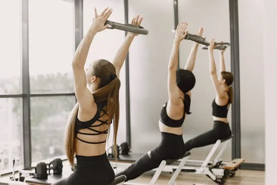 Allenati comodamente da casa con il nostro attrezzo per Pilates da muro: risultati efficaci con il massimo comfort