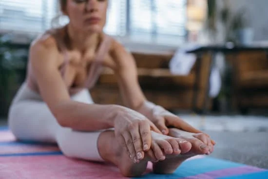 Brae Pilates: Scopri gli esercizi Pilates da fare a casa, inclusi un muro per supporto extra