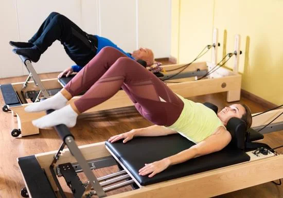 Breve introduzione: scopri cosa è Pilates e come questa disciplina può migliorare la tua forza e flessibilità