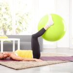 Fisico Pilates Donna Migliora il tuo benessere fisico con le lezioni di Pilates per donne: tonificazione e flessibilità garantite!