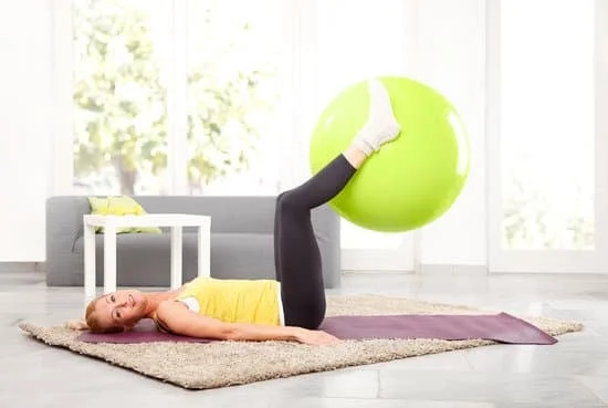 Migliora il tuo benessere fisico con le lezioni di Pilates per donne: tonificazione e flessibilità garantite!