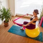 Esercizi Pilates Con Palla Scopri gli incredibili benefici dei Pilates con palla, per un allenamento completo e coinvolgente!