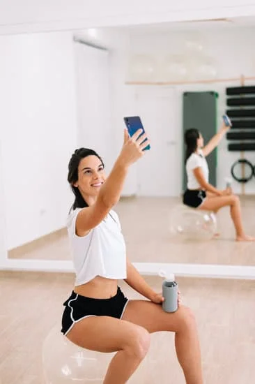 Tonifica i muscoli con le Palle da Pilates: scopri l'accessorio perfetto per migliorare equilibrio e resistenza fisica