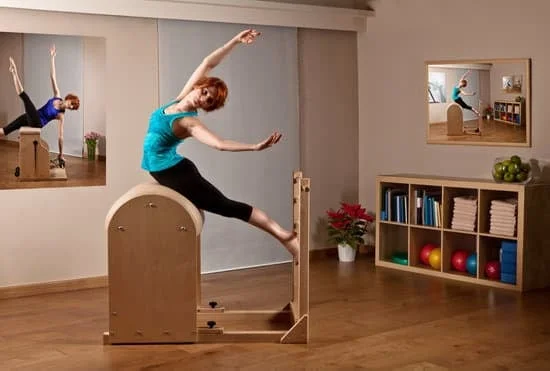 Scopri quanto guadagna un istruttore di Pilates e quali fattori influenzano il loro stipendio