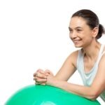 Pilates Con Pallone Massimizza i benefici del Pilates utilizzando un pallone per migliorare la tua stabilità e forza