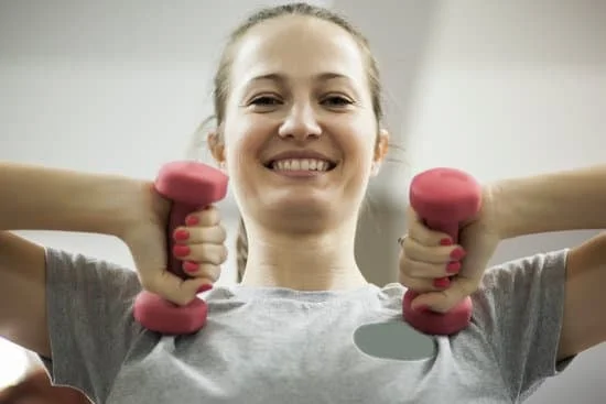 Dimagrisci e migliora la tua forma fisica grazie a efficaci esercizi di pilates che puoi fare comodamente a casa