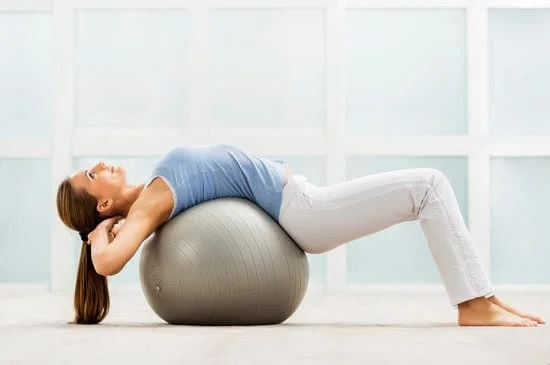 Scopri quanti calorie bruci con un'ora di Pilates, il tuo allenamento ideale per dimagrire in modo efficace