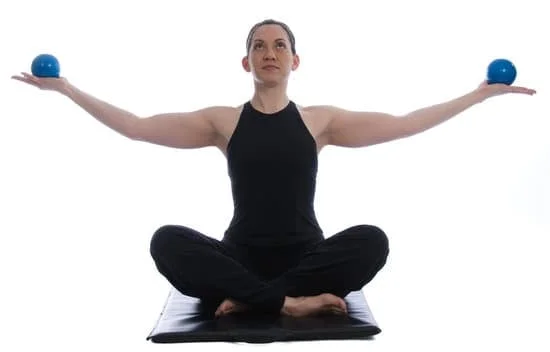 Scopri le differenze tra Pilates e Gyrotonic per decidere quale metodo di allenamento è meglio per te