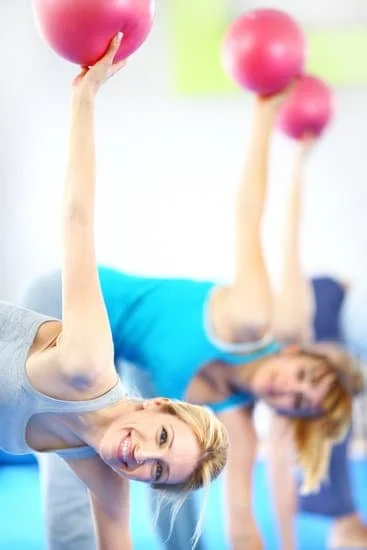 I migliori esercizi di Pilates al muro per tonificare il corpo e migliorare la postura