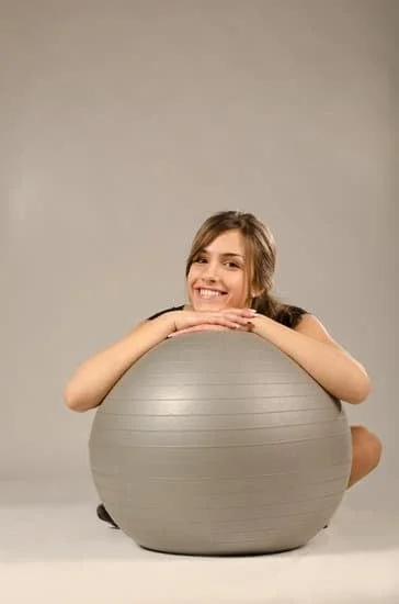 Esercizi Pilates per gambe e glutei: rafforza e tonifica con movimenti specifici
