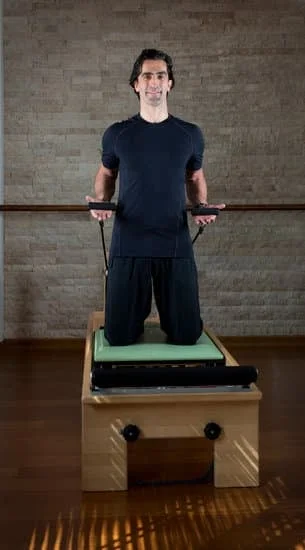Scopri i benefici del Pilates con Amaca per rafforzare il corpo e migliorare la postura