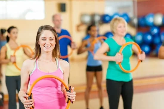 Pilates efficaci per tonificare e rafforzare l'intero corpo