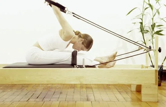 Nomi esercizi Pilates: 5 movimenti efficaci per migliorare la postura e la stabilità