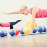 Ginnastica Posturale O Pilates Esercizi di ginnastica posturale per rinforzare la muscolatura. Pilates per migliorare equilibrio e flessibilità. Evita errori posturali con la ginnastica posturale e il pilates