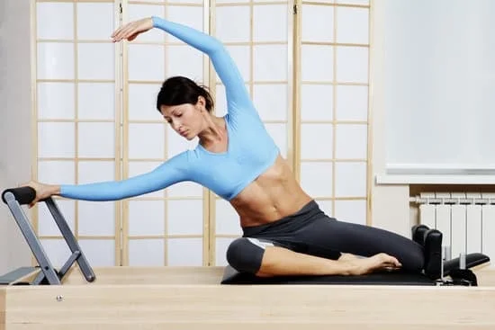 Esercizi efficaci con elastici per pilates Decathlon