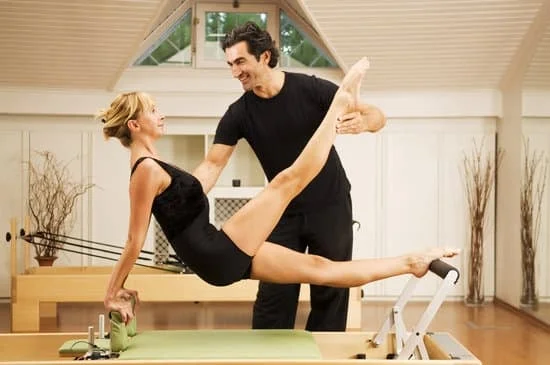 Esercizi di pilates per cervicale e schiena: 5 minuti al giorno per migliorare la postura