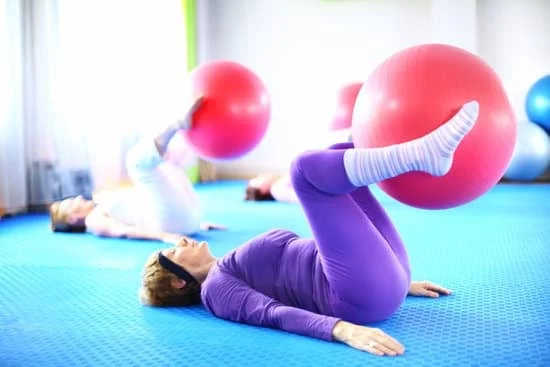 Esercizi di Pilates al muro con libro di istruzioni