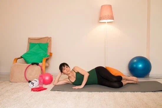 Scopri l'app pilates da muro gratis per allenarti ovunque, con esercizi specifici e schede personalizzate