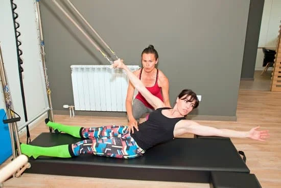 Esercizi cerchio pilates: allenamento completo e efficace per il core