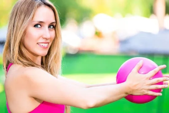 Scopri i benefici del Pilates a Bisceglie: contattaci per lezioni personalizzate e scopri il nostro centro