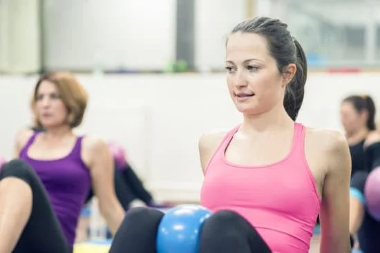 Scopri il genio dell'INVENTORE PILATES con esercizi innovativi e benefici per il corpo e la mente