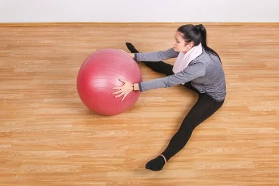 Evita movimenti bruschi durante il ROLL OVER PILATES CONTROINDICAZIONI