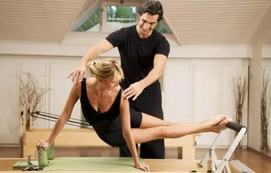 Migliora la tua forma fisica con CHIARA ALLEGRI PILATES per un benessere completo