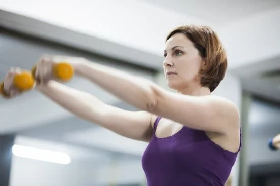 Esercizi di Pilates con l'elastico Amazon per tonificare e rafforzare i muscoli